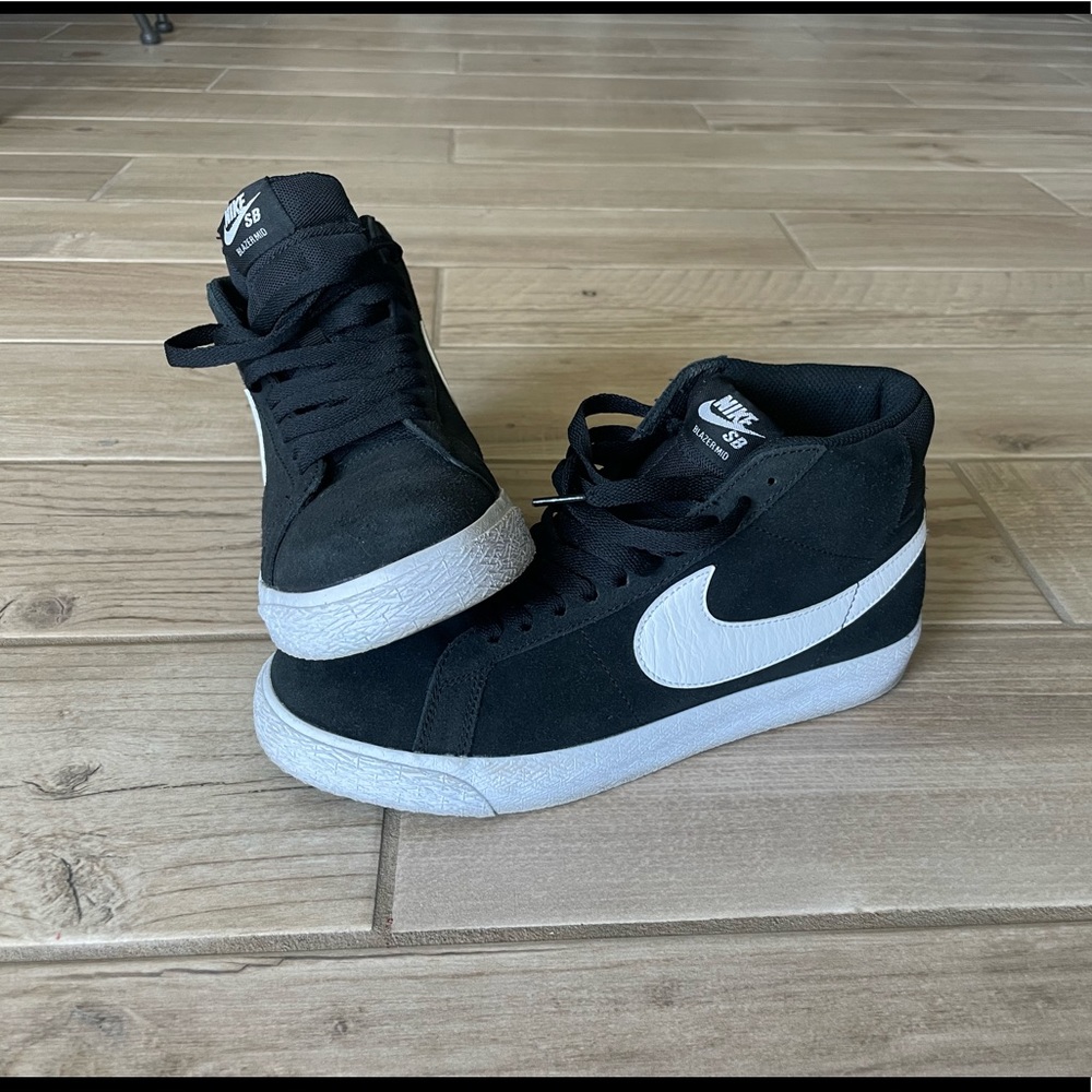 Nike - Blazer Mid SB - Women’s
